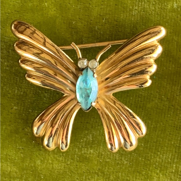 Gold Washed CORO Butterfly Brooch - Picture 2 of 4